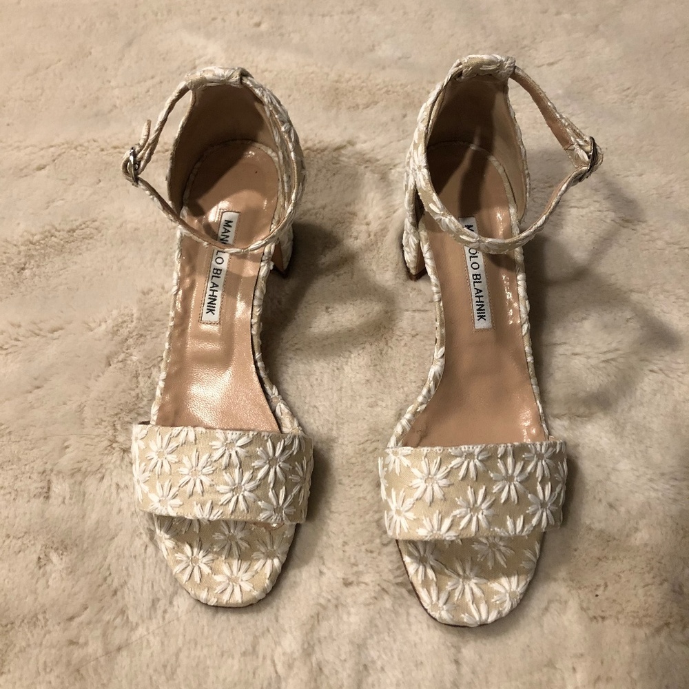 Lightly Worn Manolo Blahnick - Size 8
